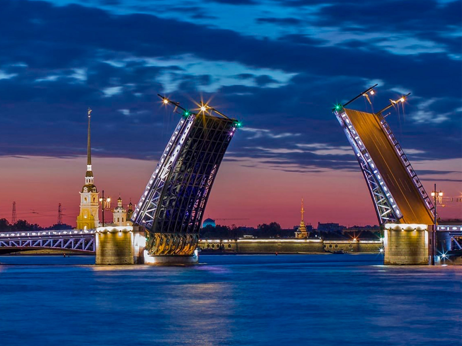 Развод мостов в Санкт-Петербурге